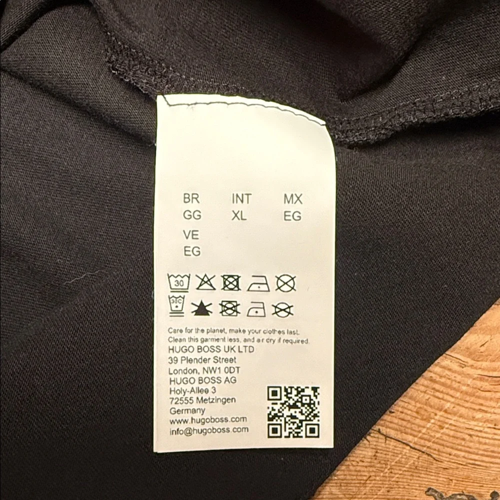 Hugo Boss - Picture 3 of 8
